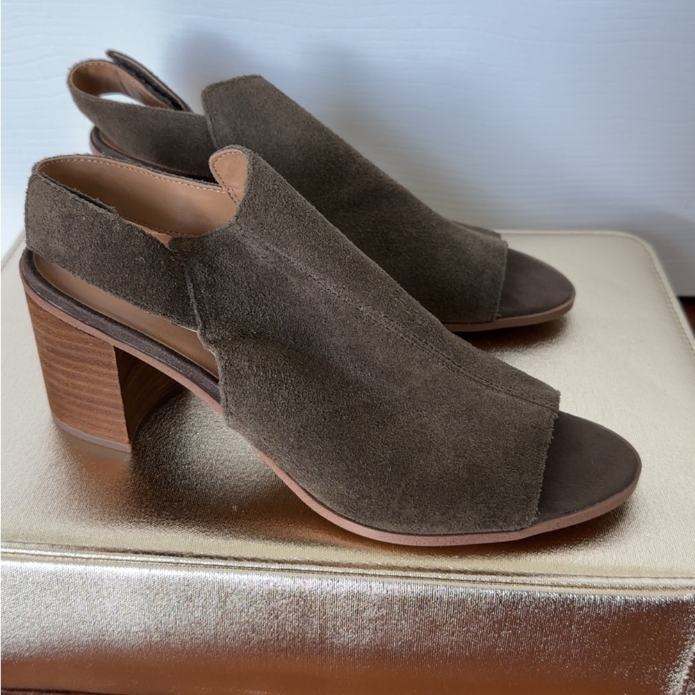 NWOT Franco Sarto Olive Green Heels with Adjustable Slingback - Picture 3 of 5